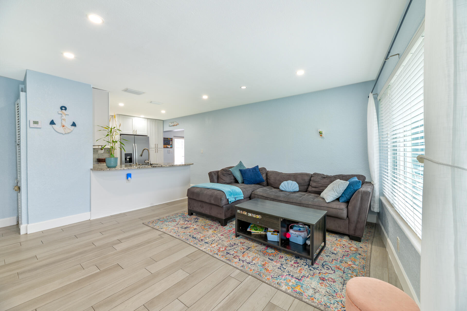 CRESTHAVEN NO 4 - Residential