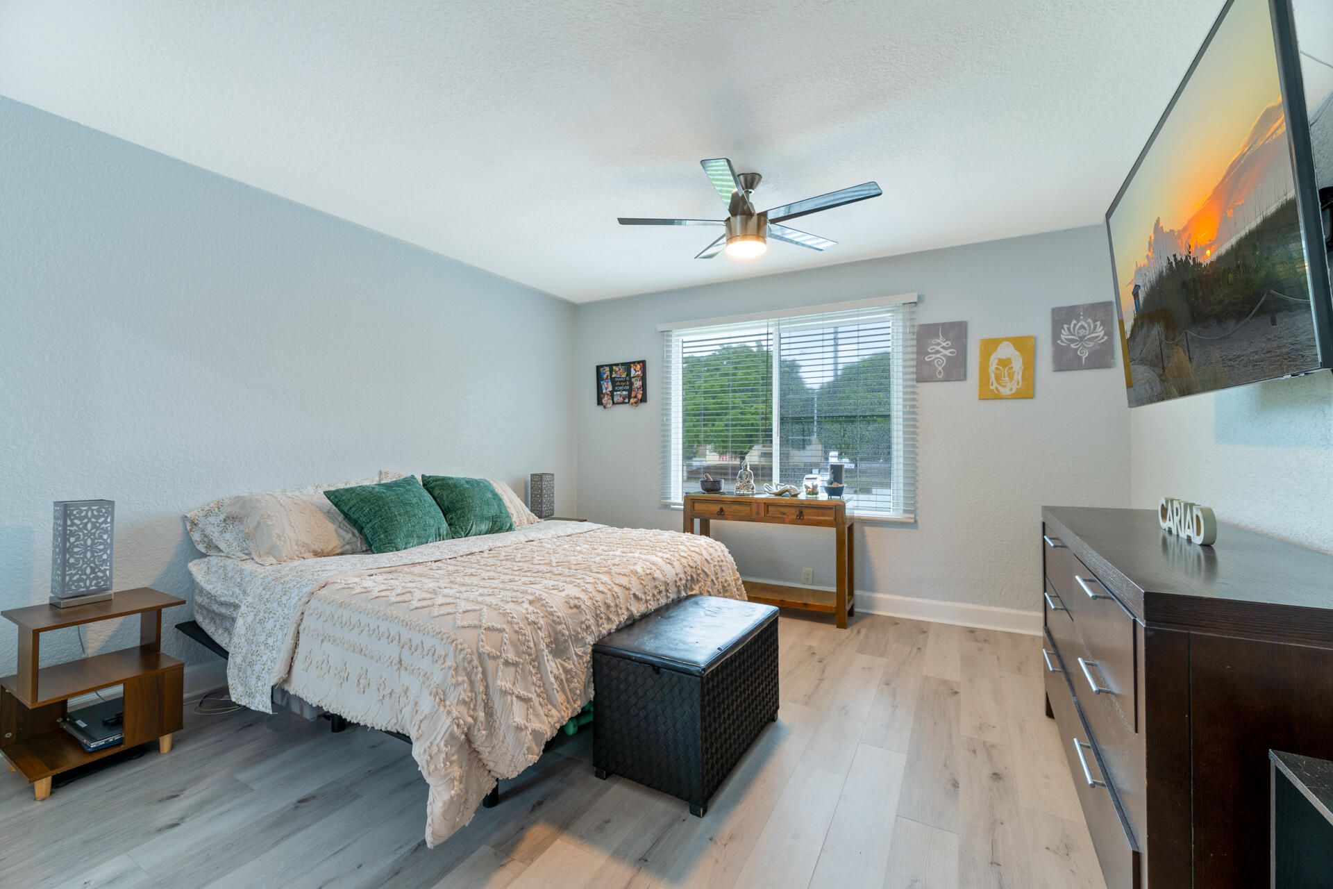 CRESTHAVEN NO 4 - Residential