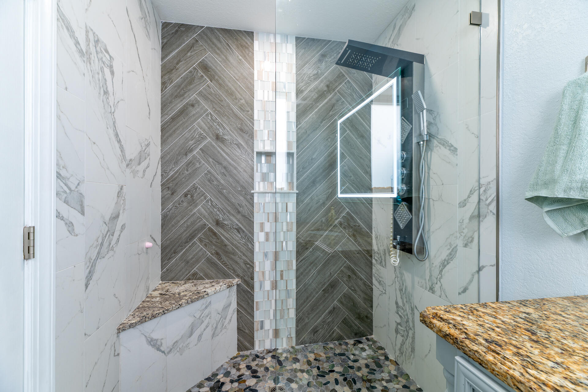 CRESTHAVEN NO 4 - Residential