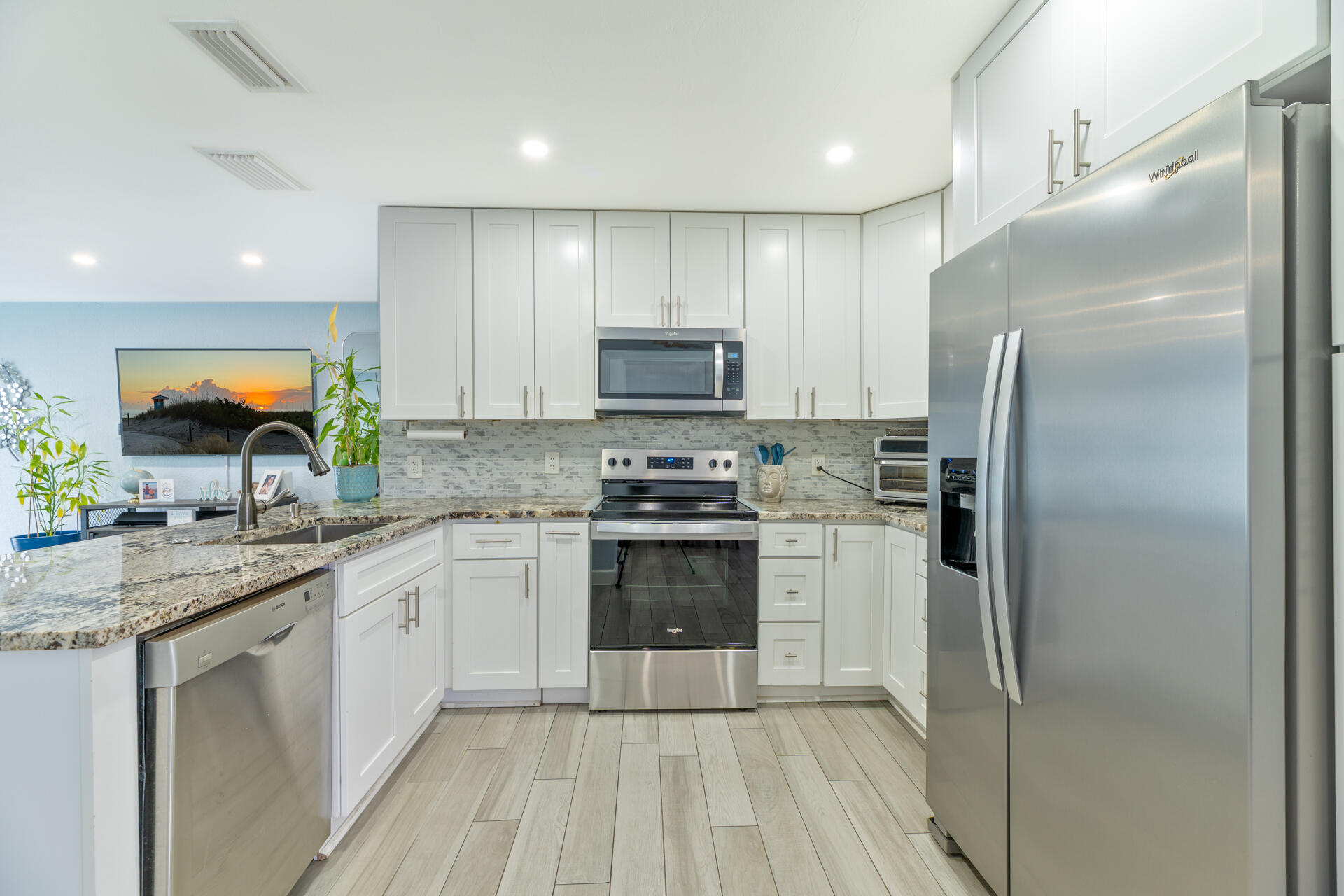 CRESTHAVEN NO 4 - Residential