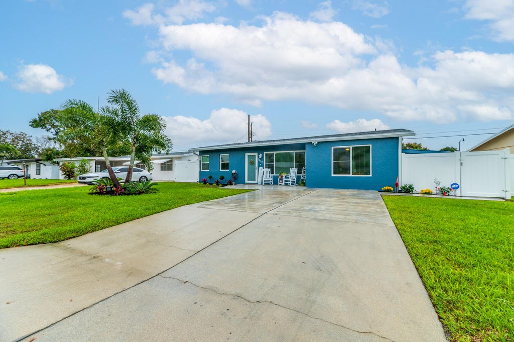 Photo of 1612 NE 31st Court, Pompano Beach, FL 33064 (MLS # B26003605)