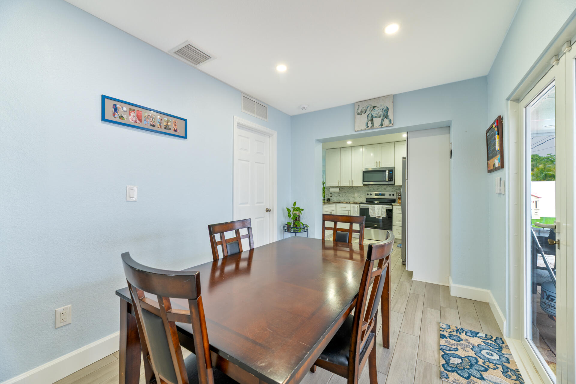 CRESTHAVEN NO 4 - Residential