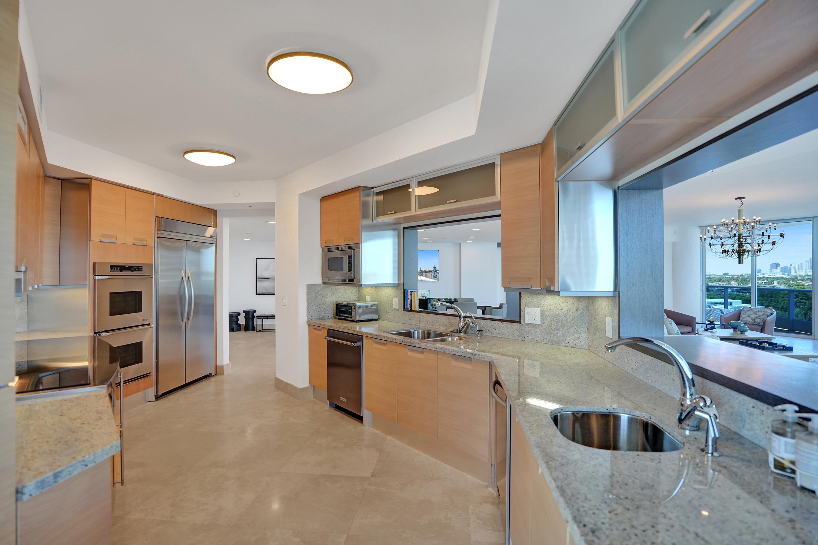 715 Bayshore Drive 902