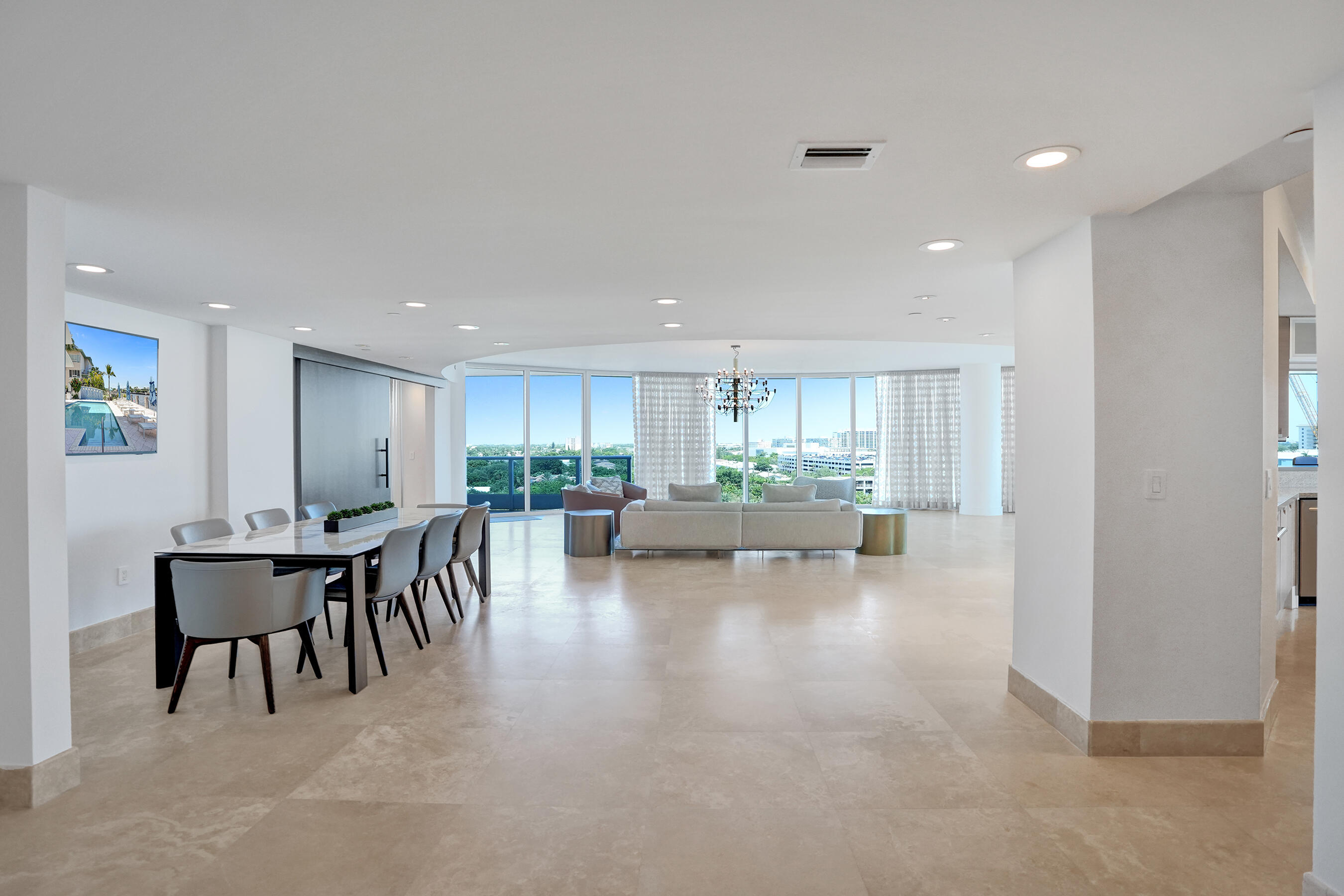 715 Bayshore Drive 902