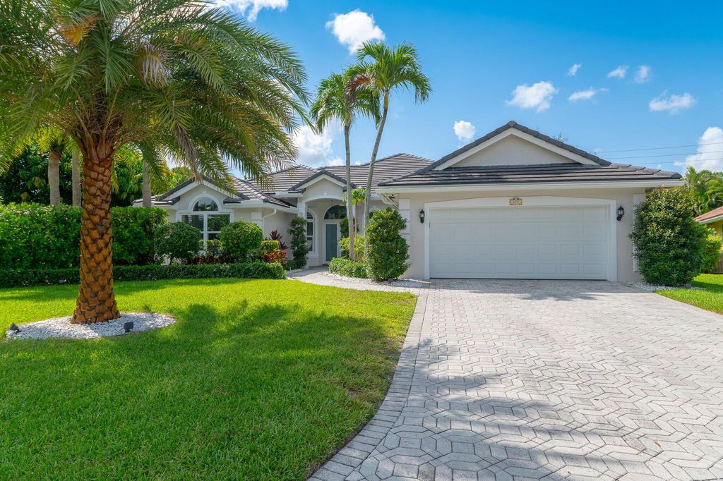 Photo of 477 S Otter Lane S, Jupiter, FL 33458 (MLS # R11118678)