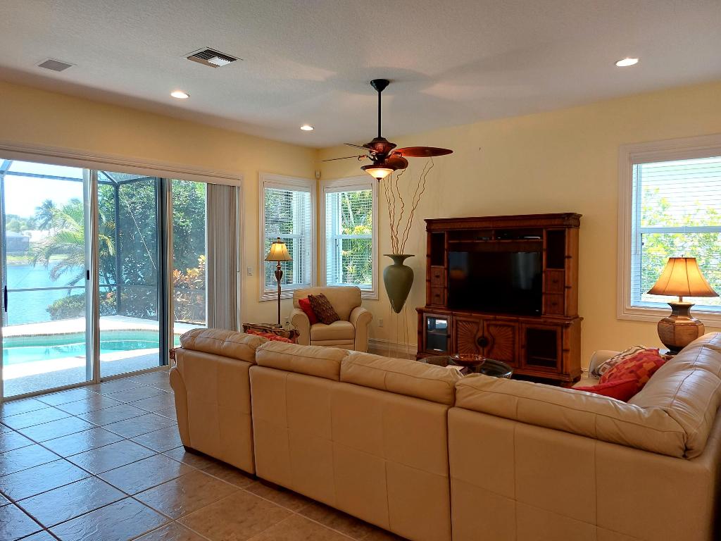 GOVERNORS LANDING - Residential