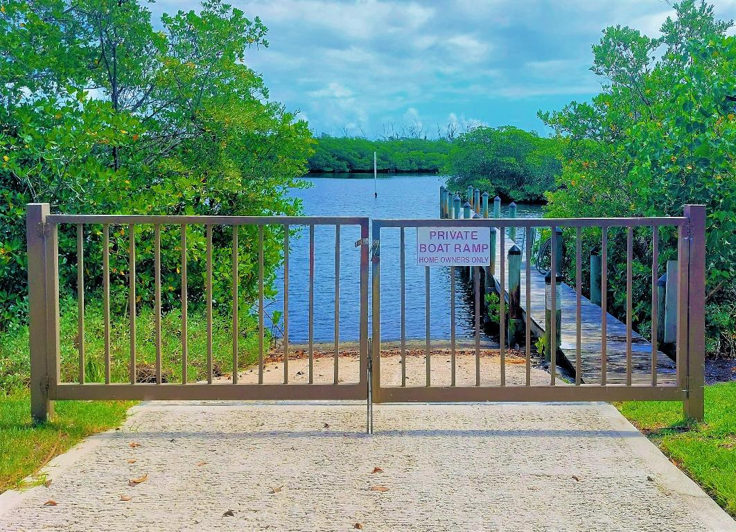 GOVERNORS LANDING - Residential