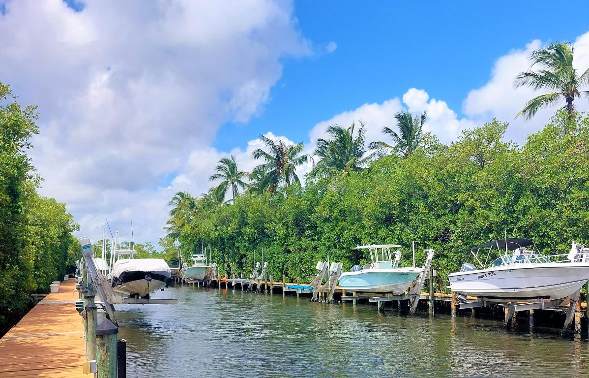 GOVERNORS LANDING - Residential