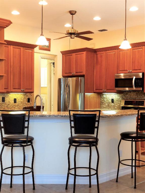 GOVERNORS LANDING - Residential