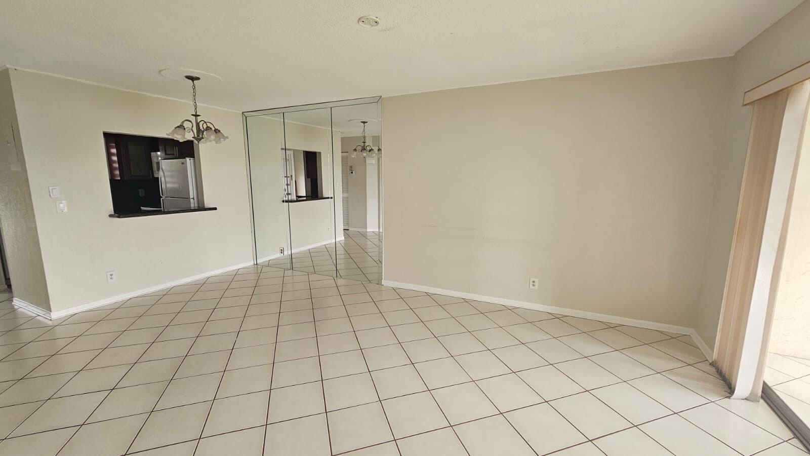 9911 Sandalfoot Boulevard 116