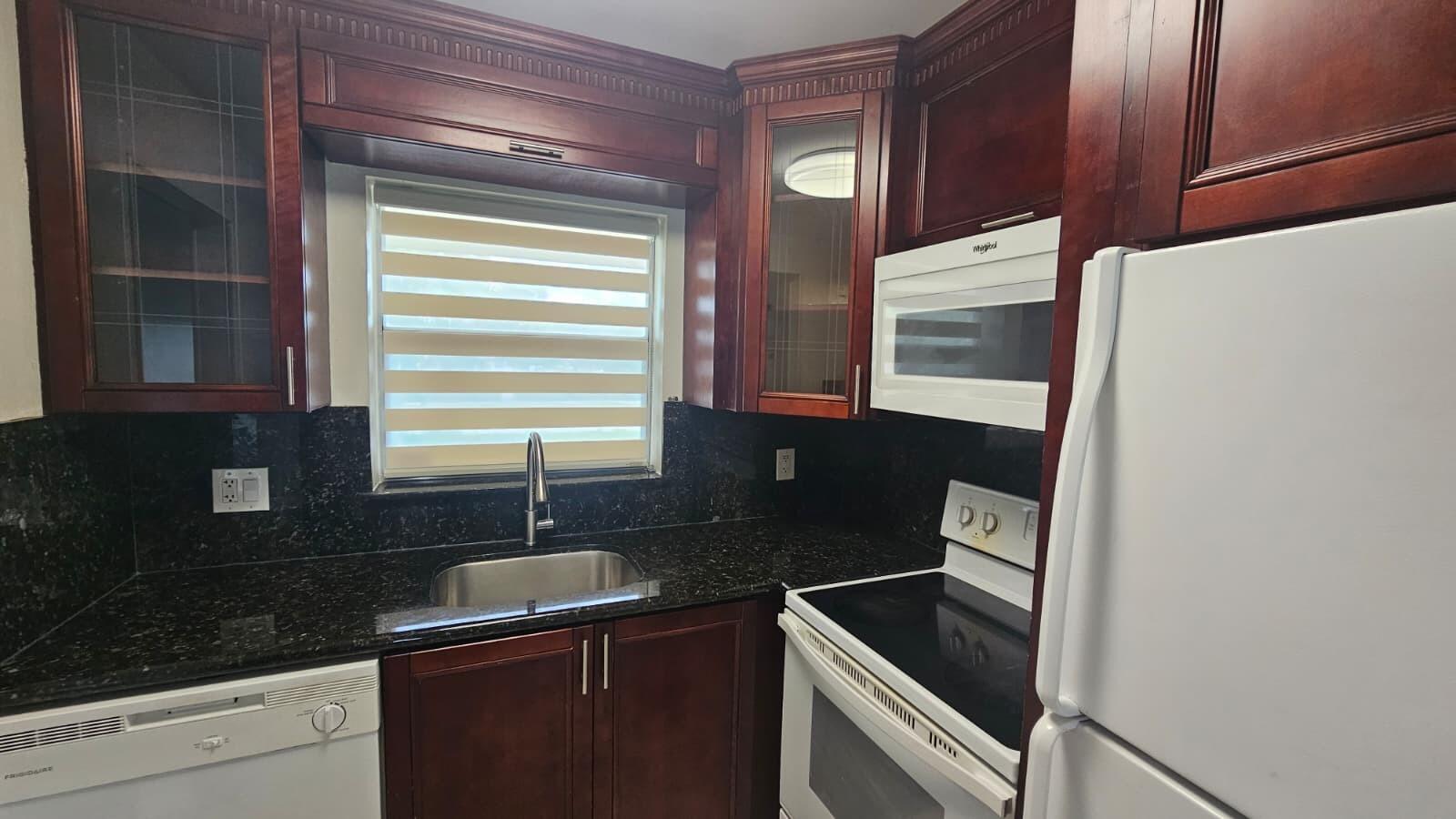 9911 Sandalfoot Boulevard 116