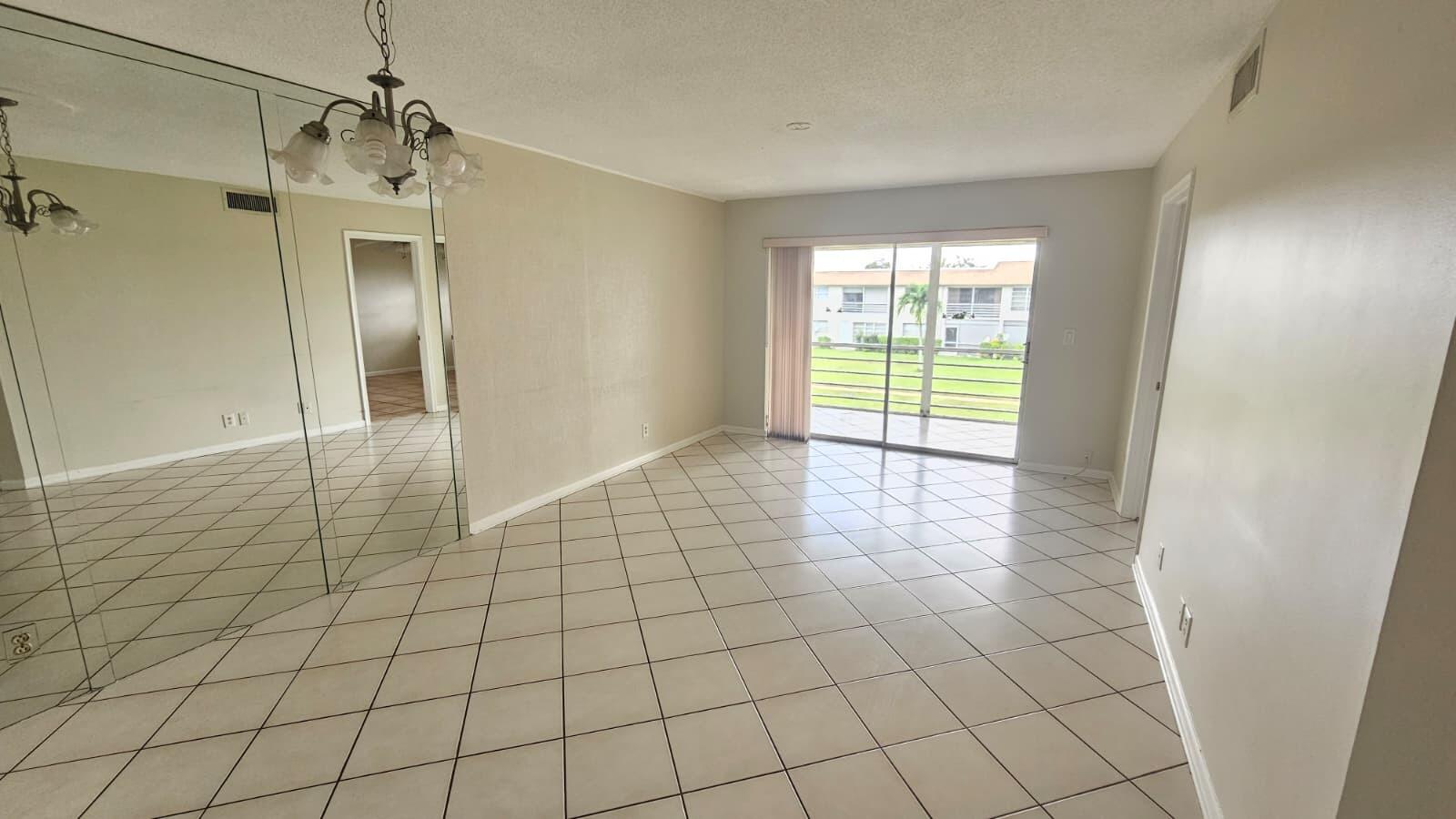 9911 Sandalfoot Boulevard 116