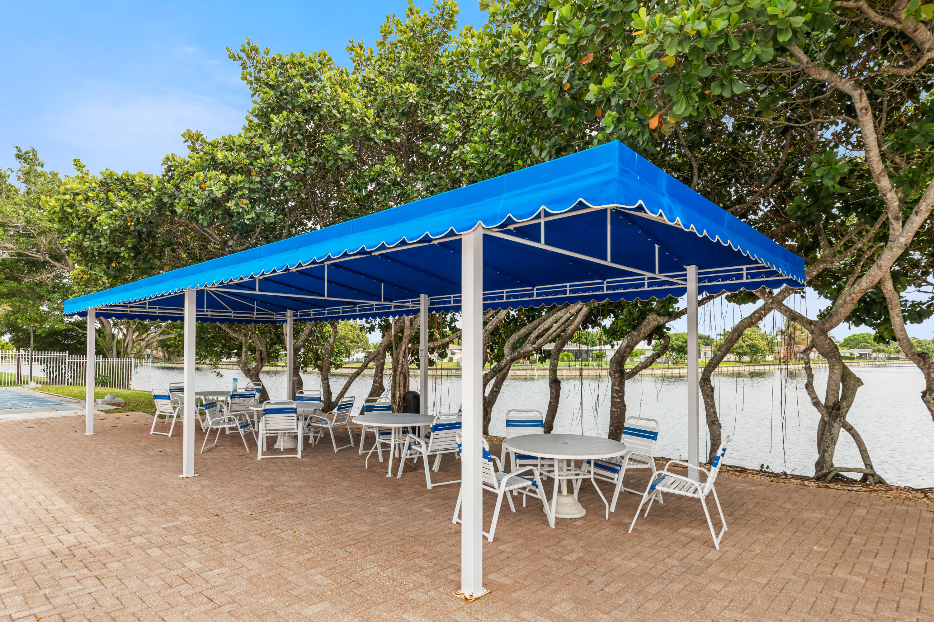LIME BAY CONDOMINIUM 7 - Residential