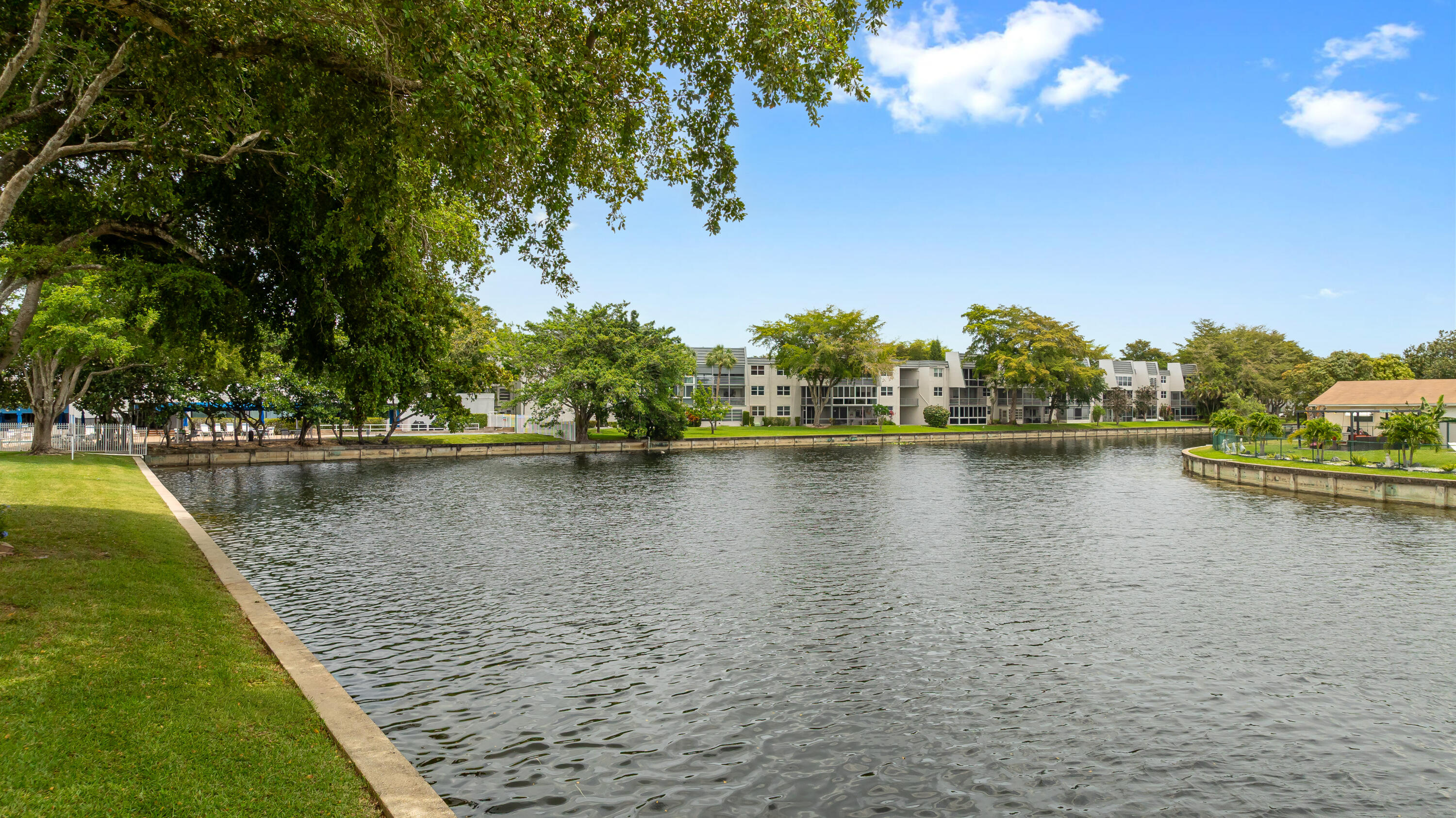 LIME BAY CONDOMINIUM 7 - Residential