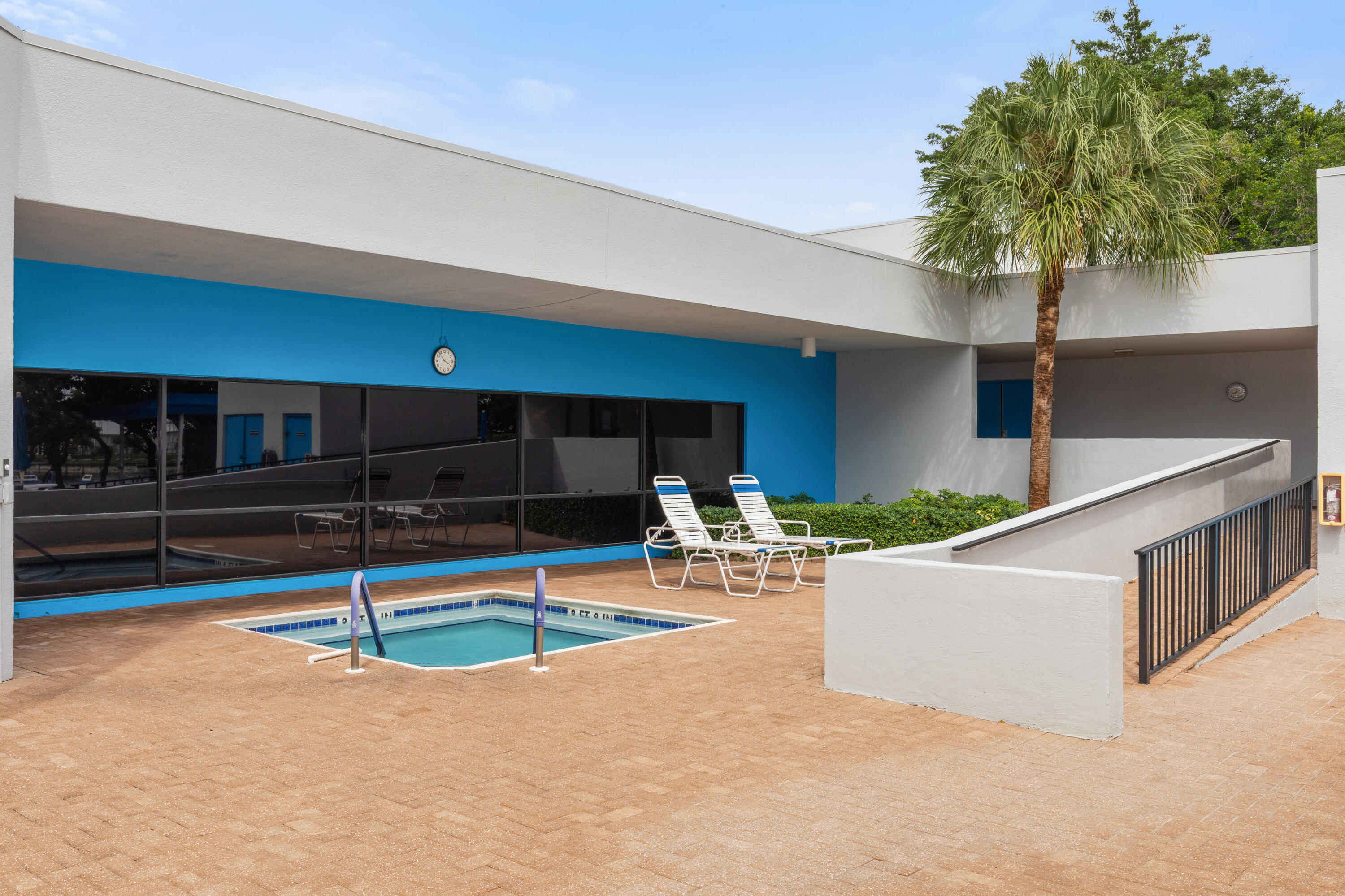 LIME BAY CONDOMINIUM 7 - Residential