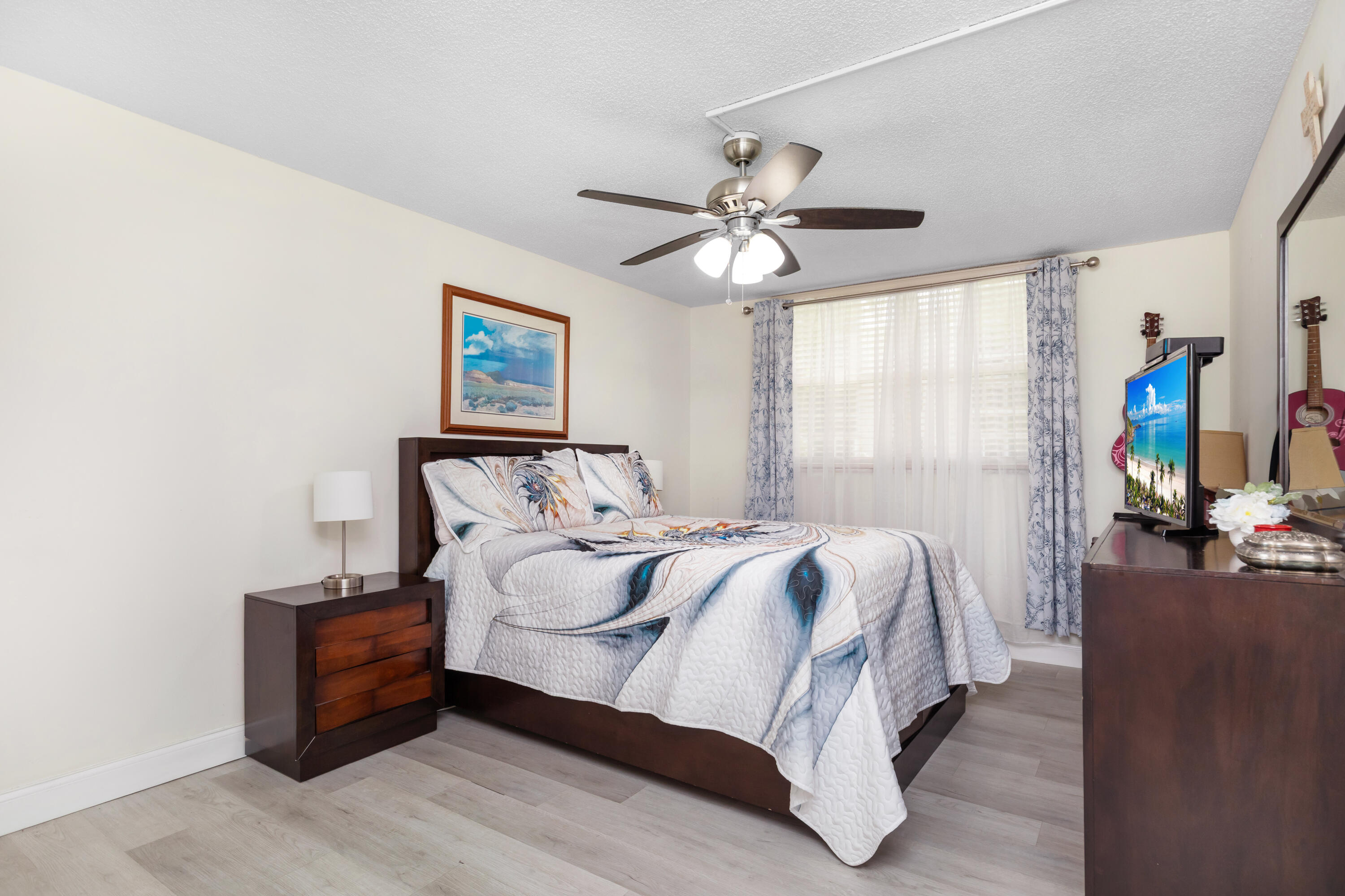 LIME BAY CONDOMINIUM 7 - Residential