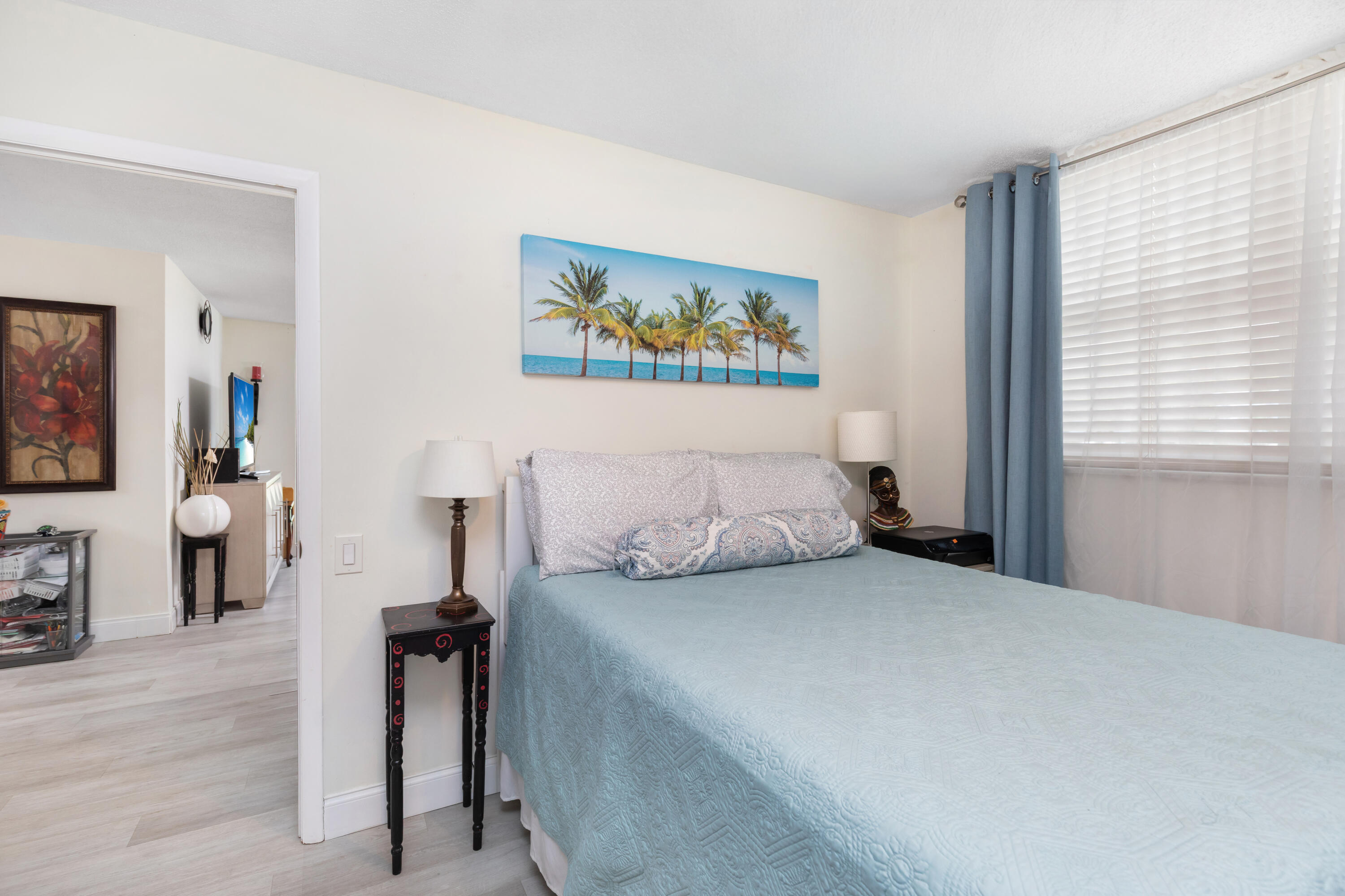 LIME BAY CONDOMINIUM 7 - Residential