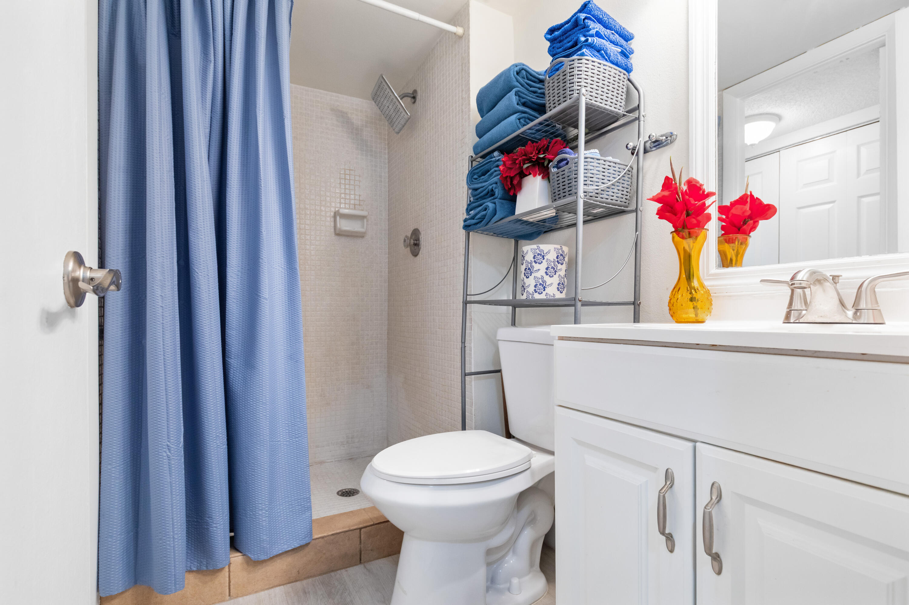 LIME BAY CONDOMINIUM 7 - Residential