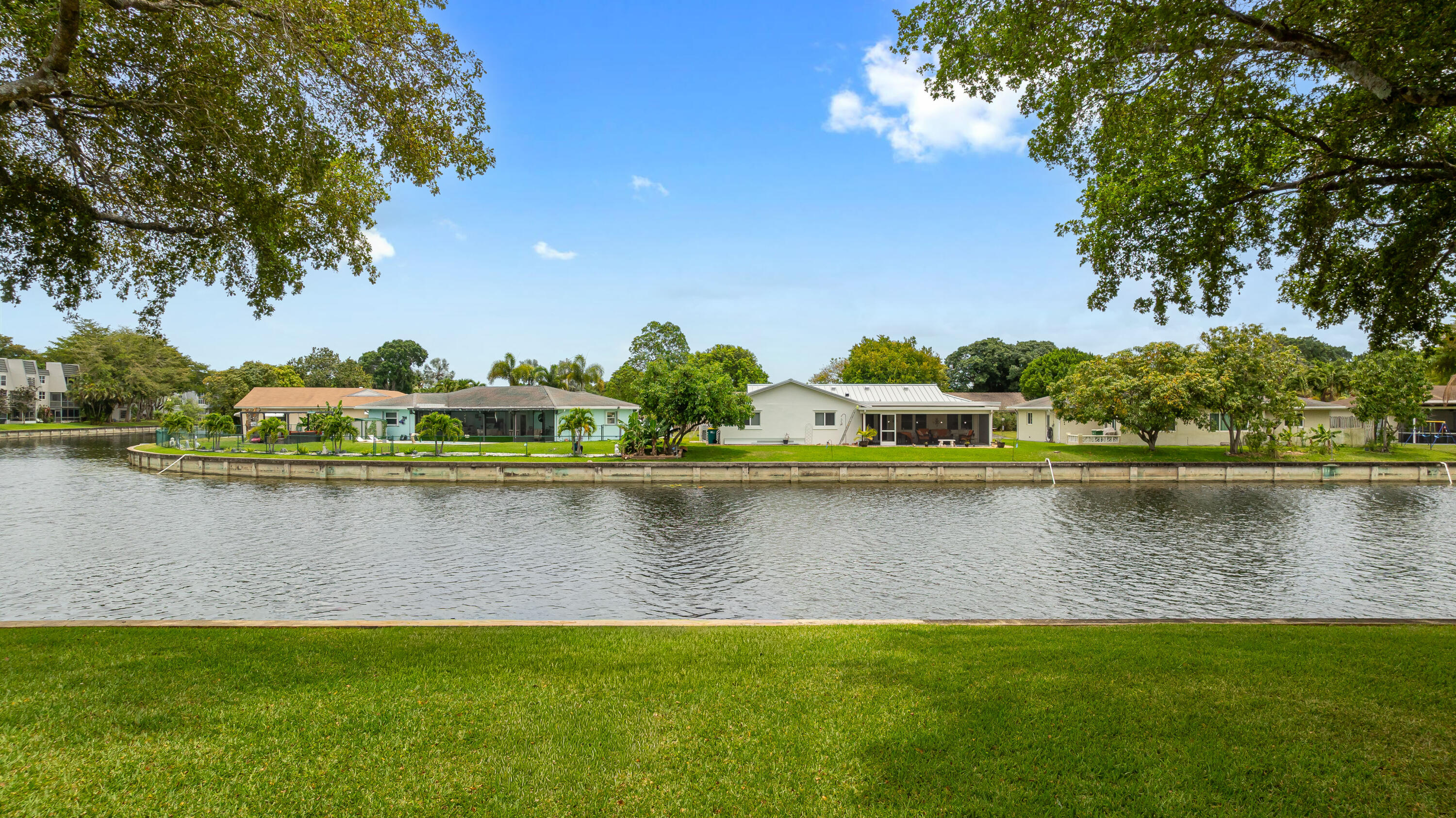 LIME BAY CONDOMINIUM 7 - Residential