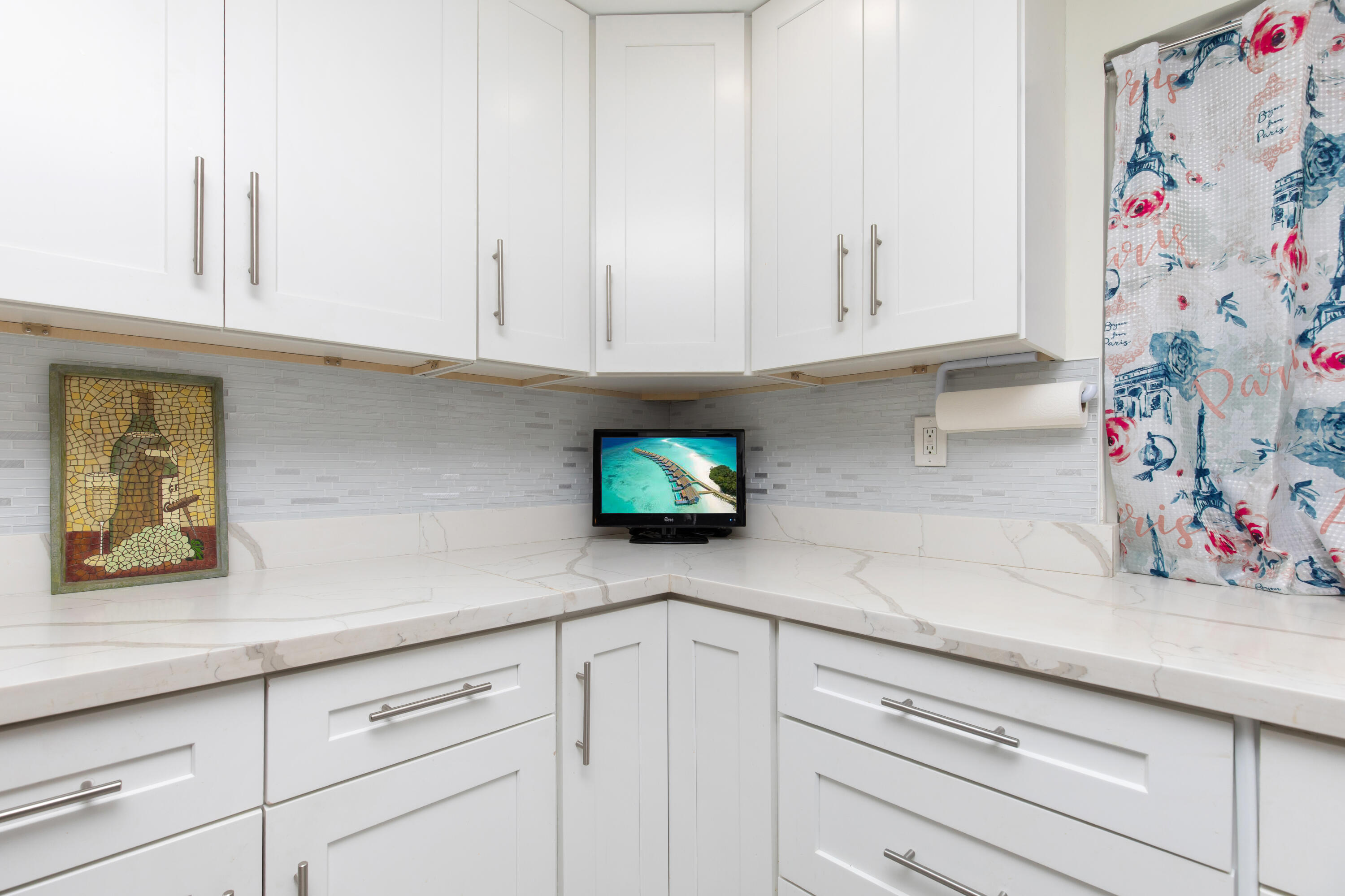 LIME BAY CONDOMINIUM 7 - Residential