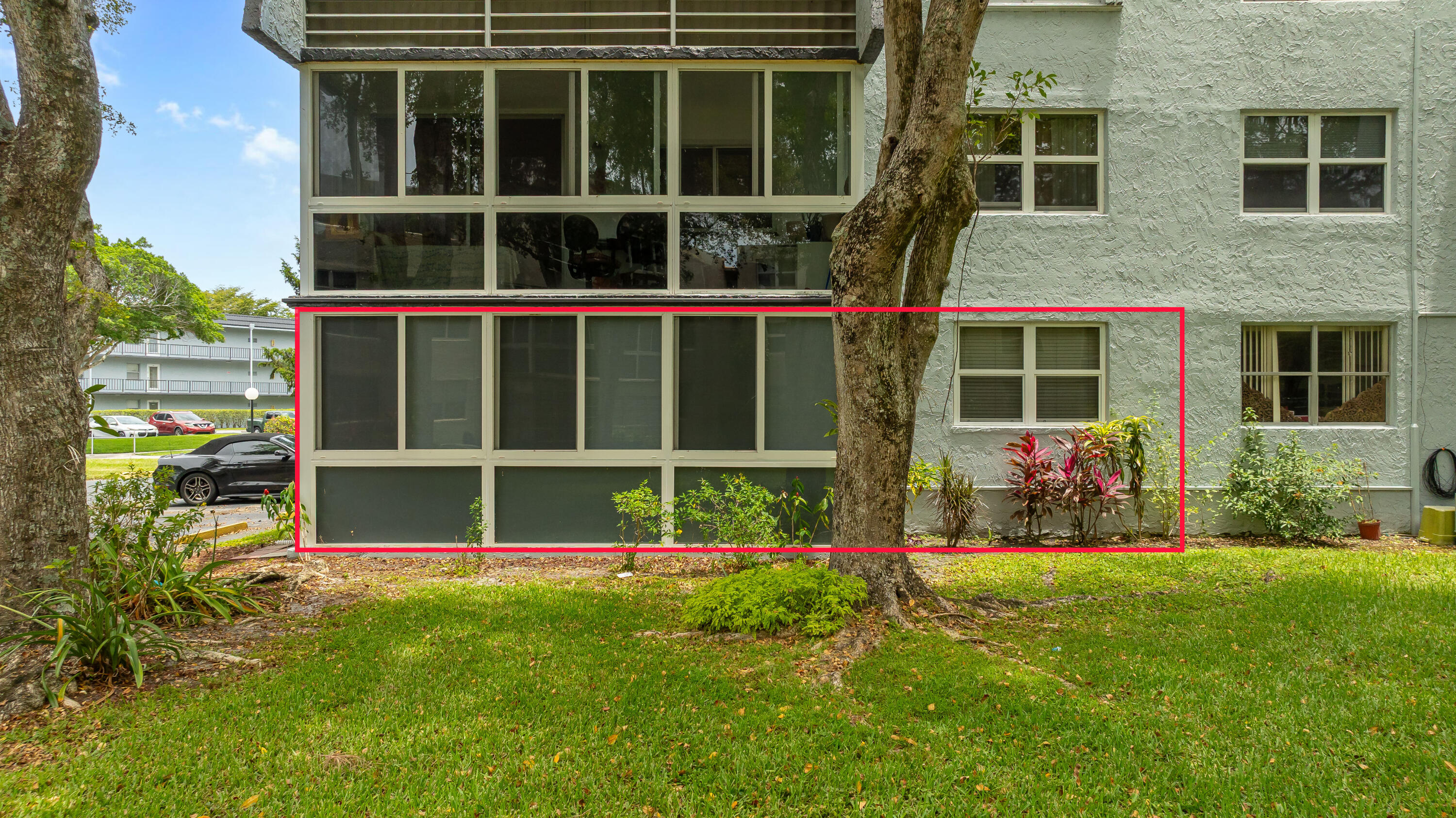 LIME BAY CONDOMINIUM 7 - Residential