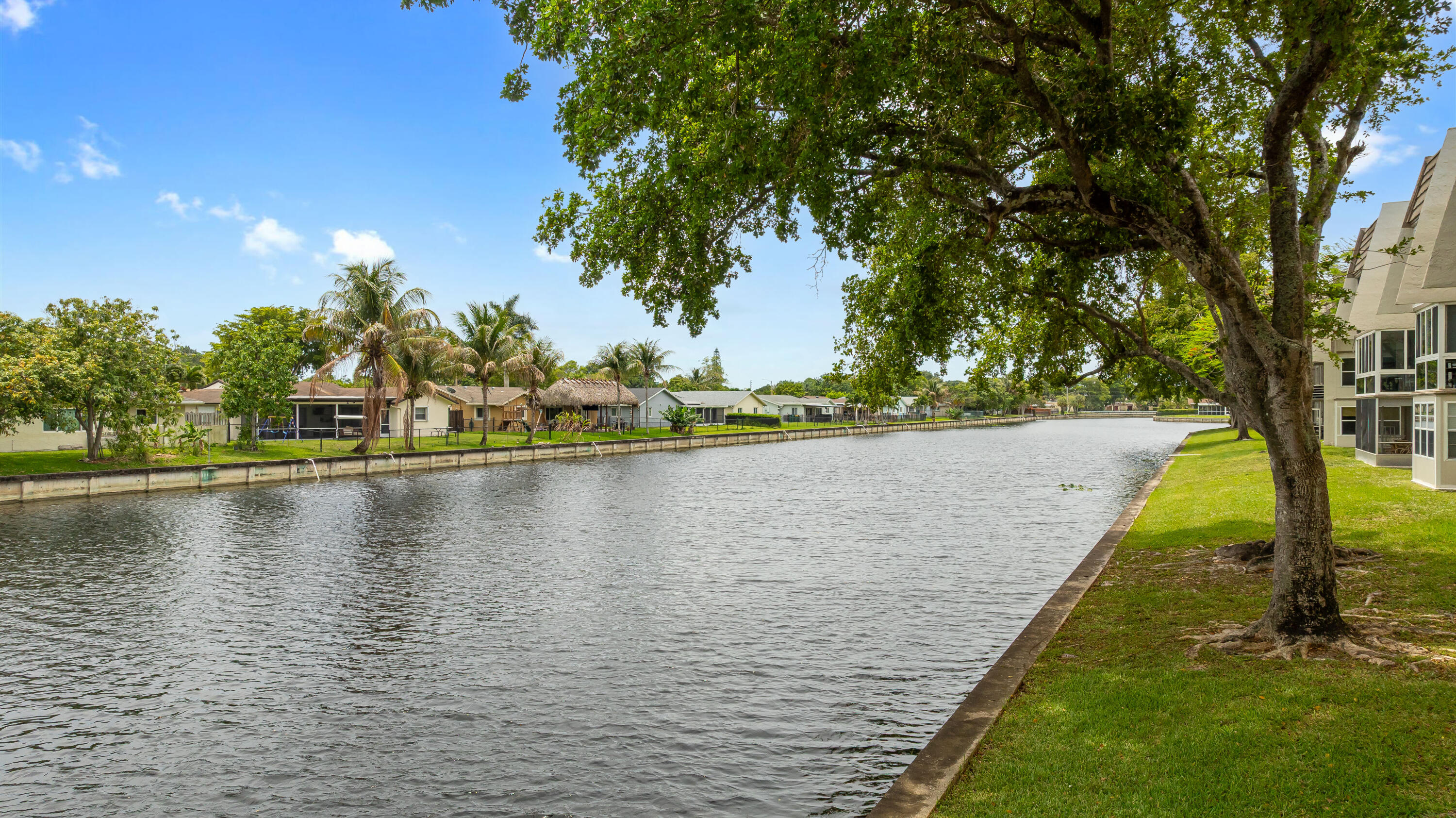 LIME BAY CONDOMINIUM 7 - Residential