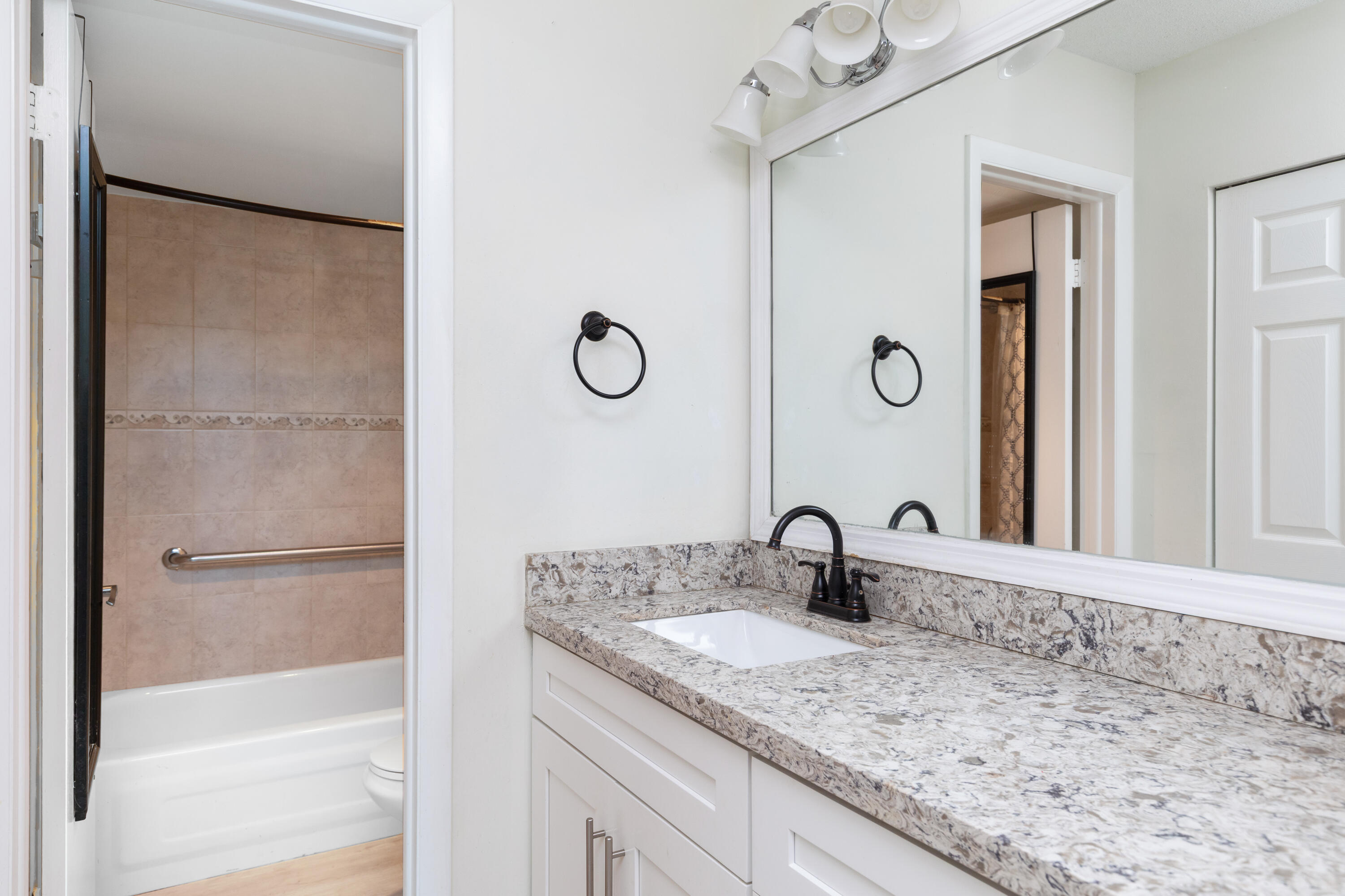 LIME BAY CONDOMINIUM 7 - Residential