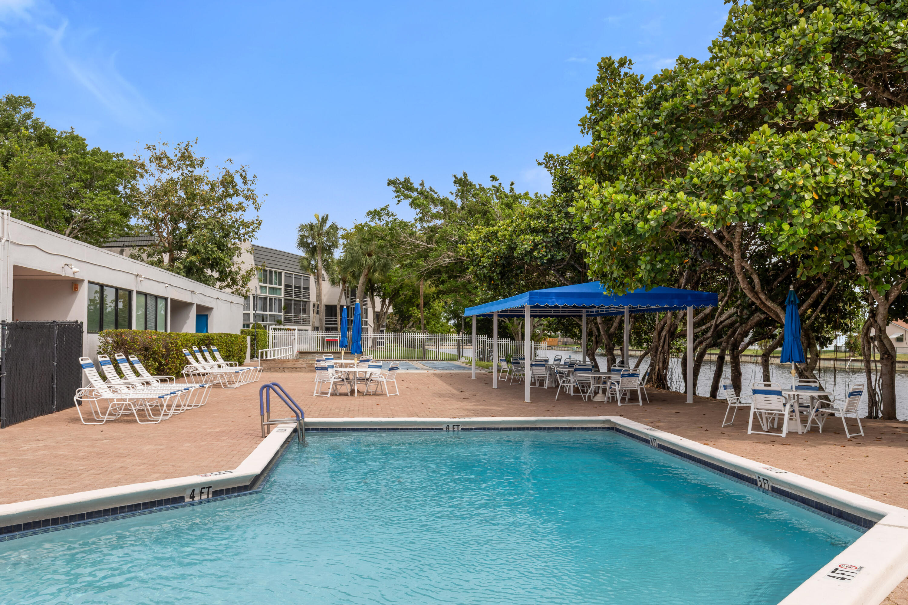 LIME BAY CONDOMINIUM 7 - Residential