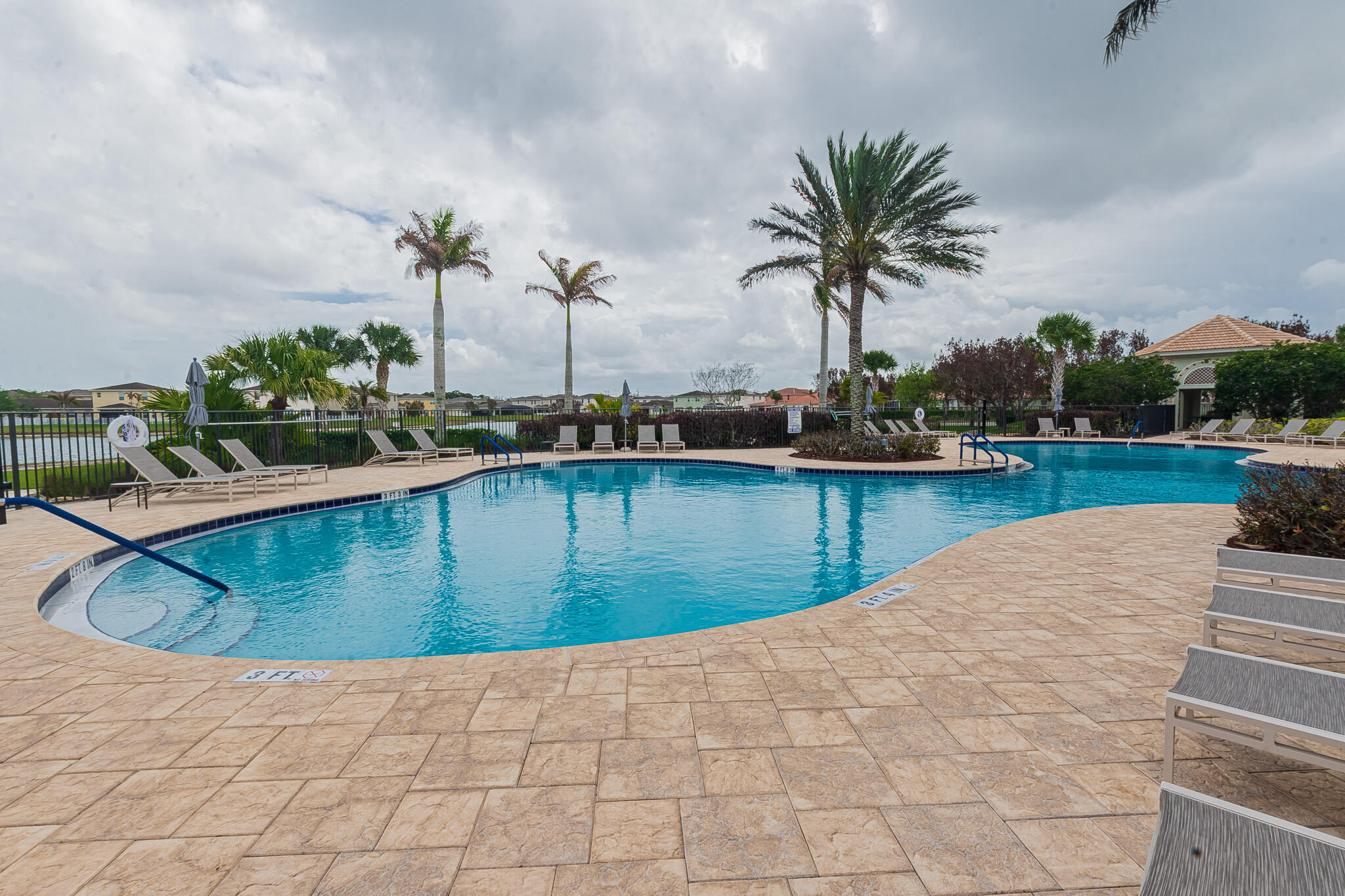 VIZCAYA FALLS TOWNHOMES - Residential