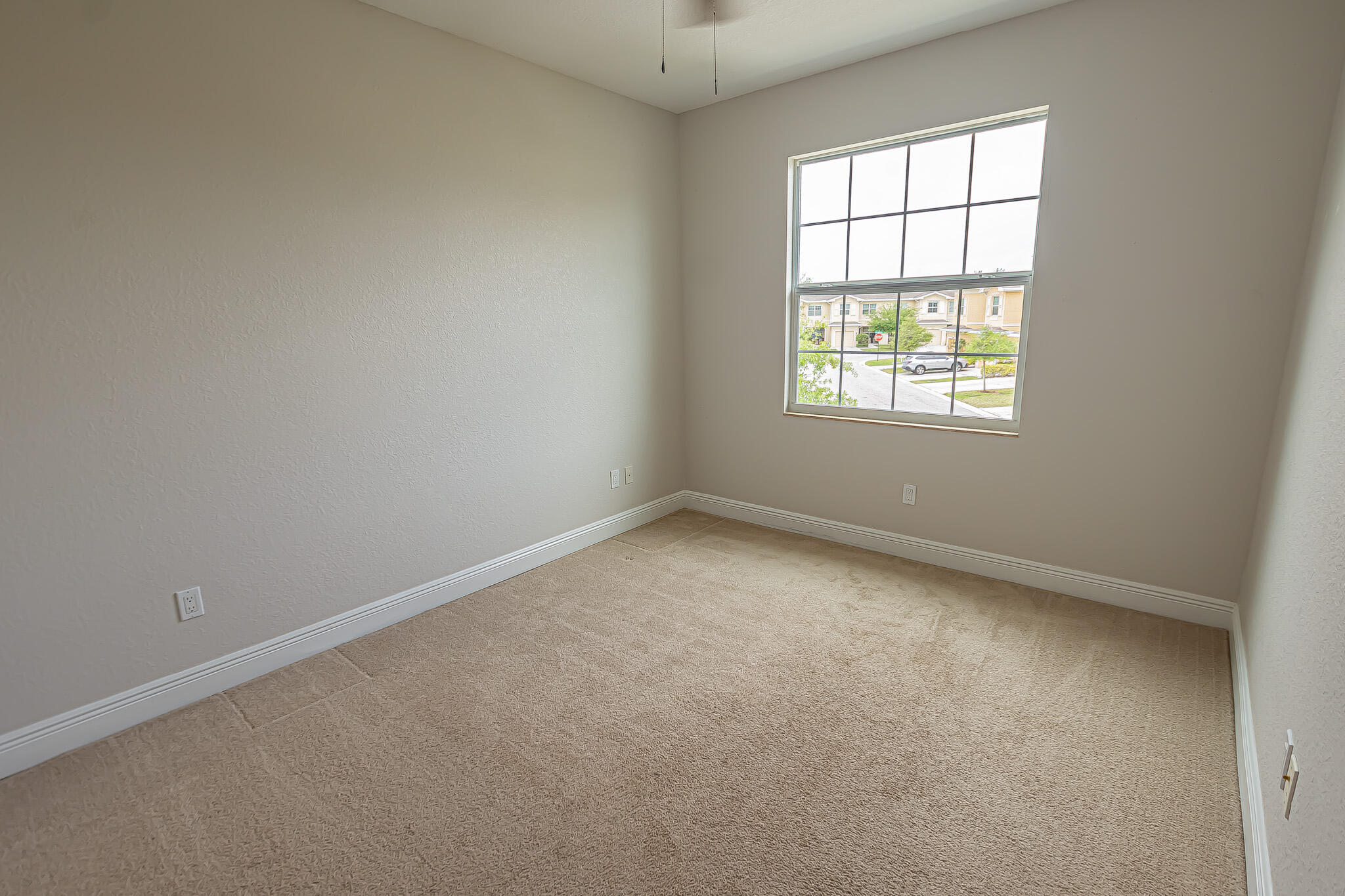 VIZCAYA FALLS TOWNHOMES - Residential