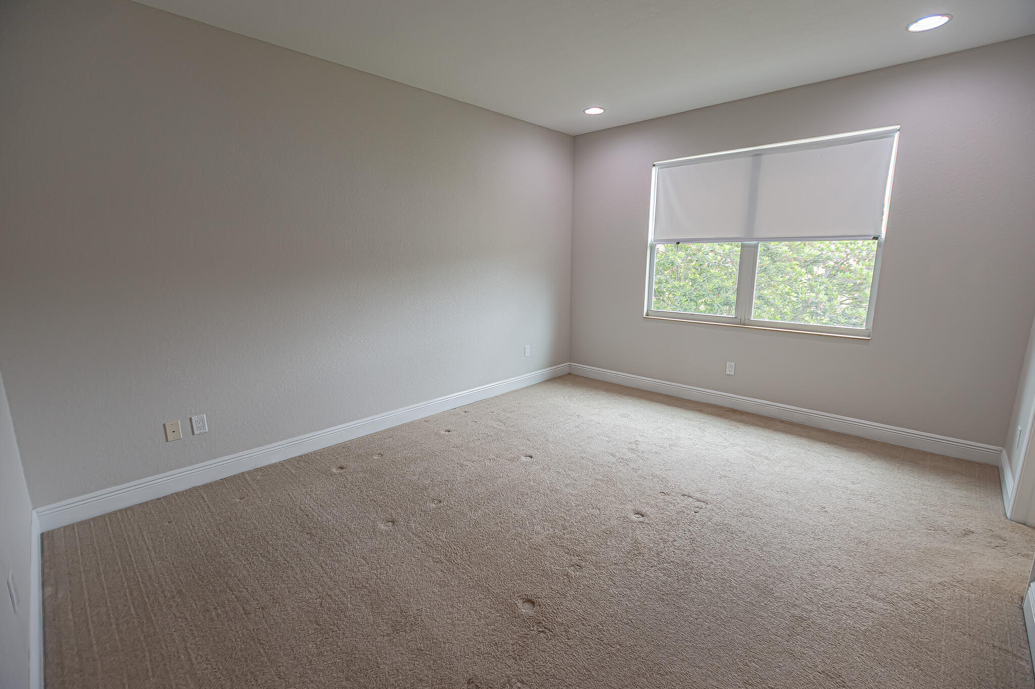 VIZCAYA FALLS TOWNHOMES - Residential