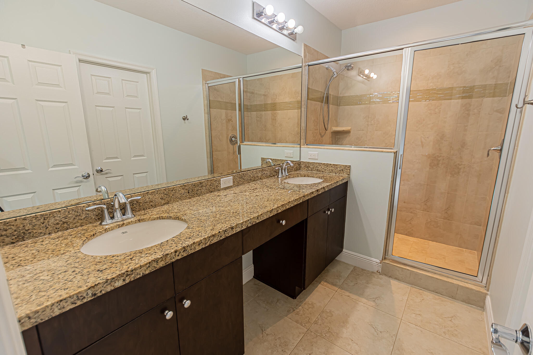 VIZCAYA FALLS TOWNHOMES - Residential