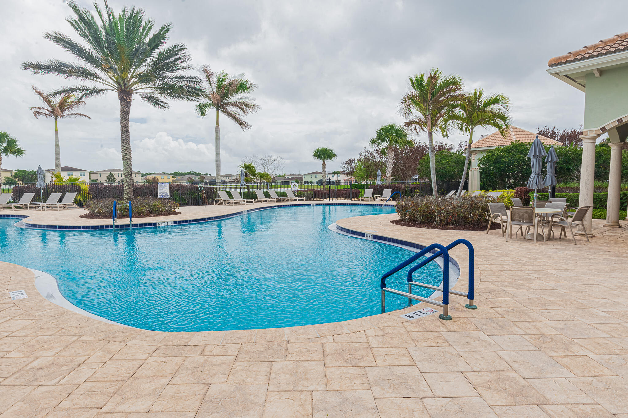 VIZCAYA FALLS TOWNHOMES - Residential