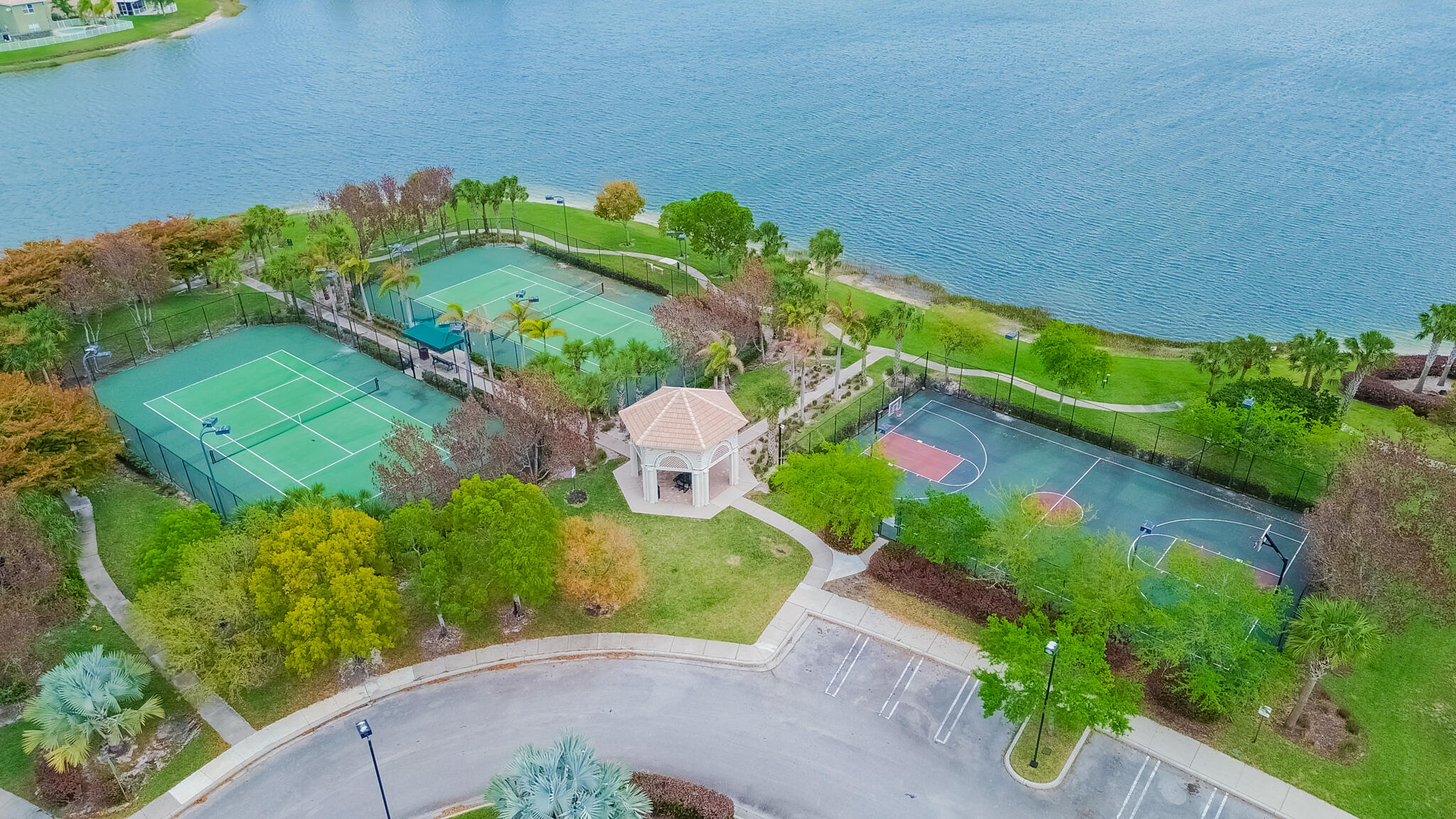 VIZCAYA FALLS TOWNHOMES - Residential