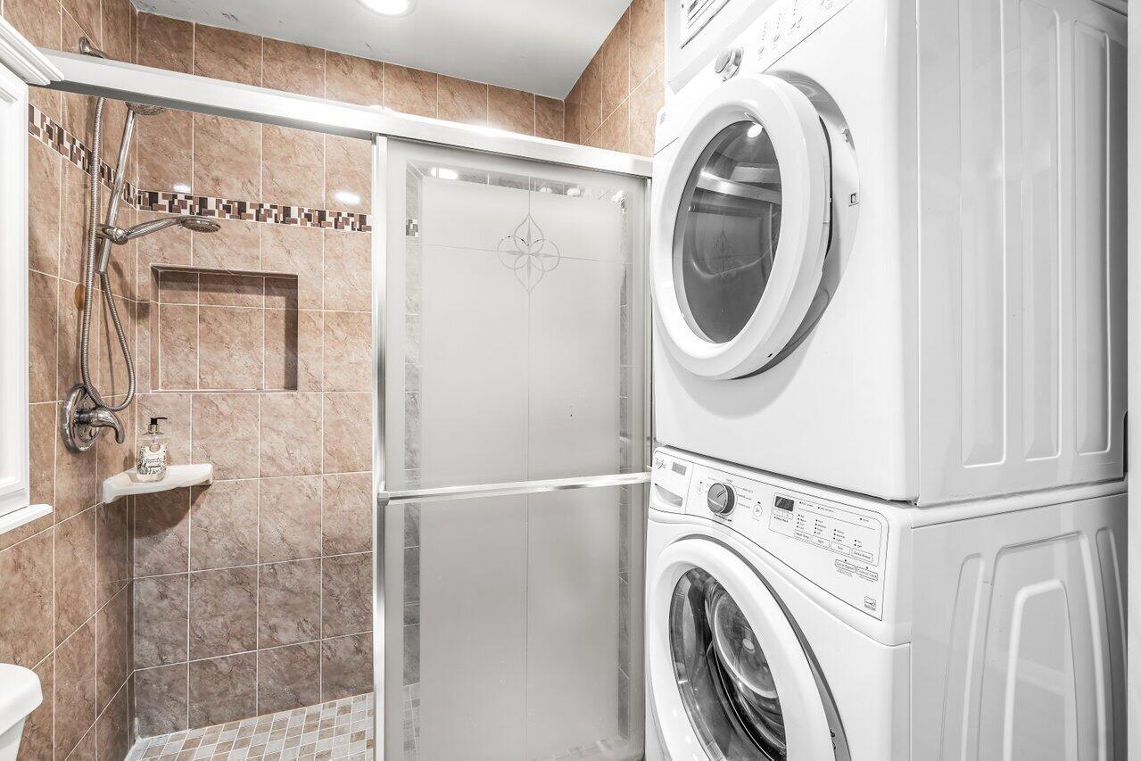 KINGS POINT CAPRI CONDOS - Residential