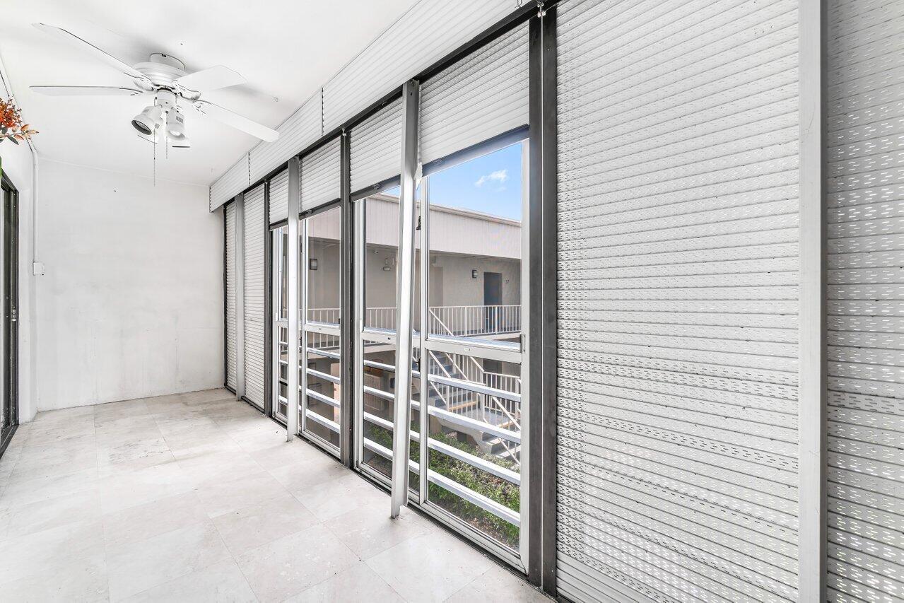 KINGS POINT CAPRI CONDOS - Residential