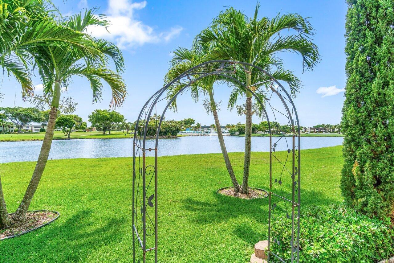 KINGS POINT CAPRI CONDOS - Residential