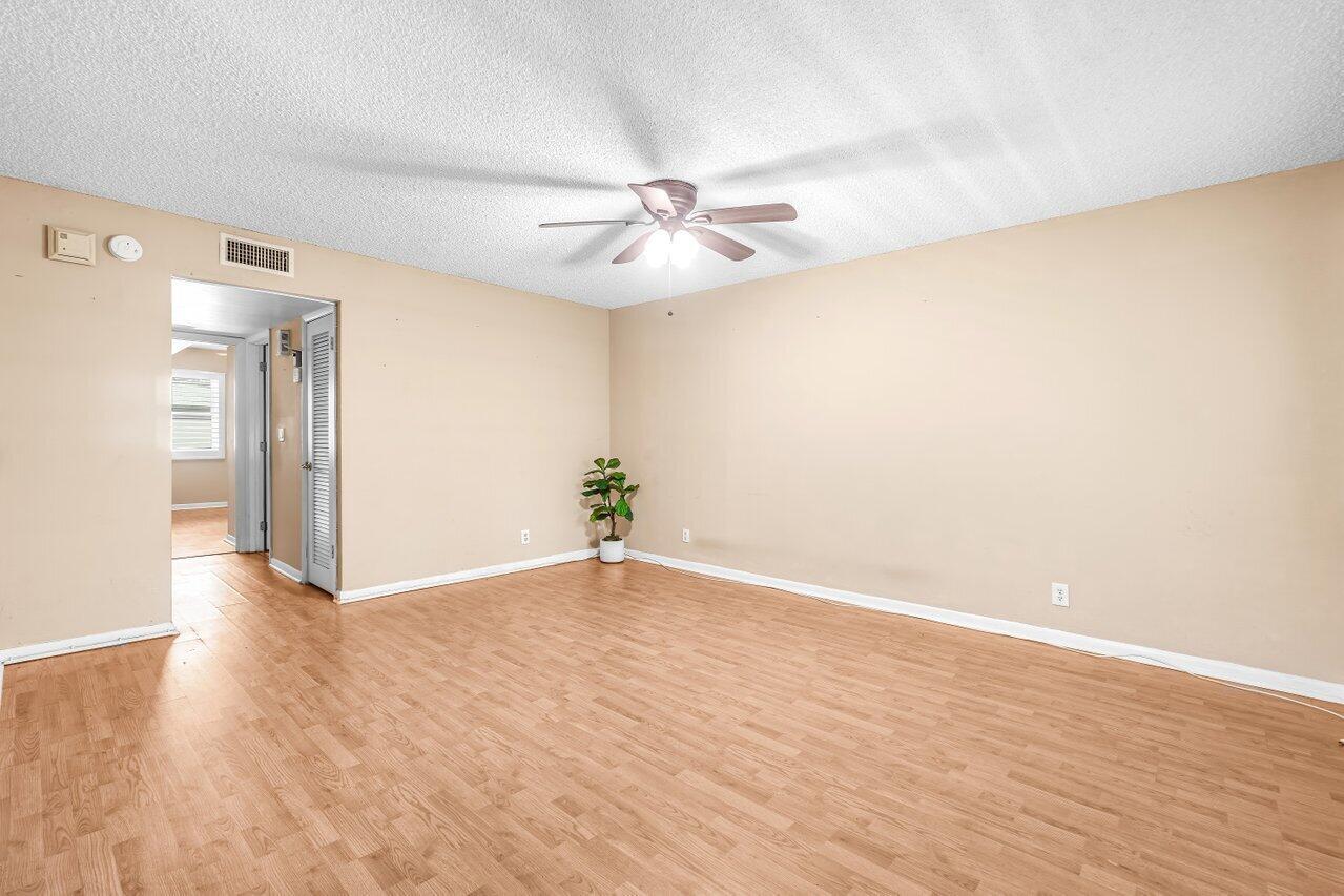 KINGS POINT CAPRI CONDOS - Residential