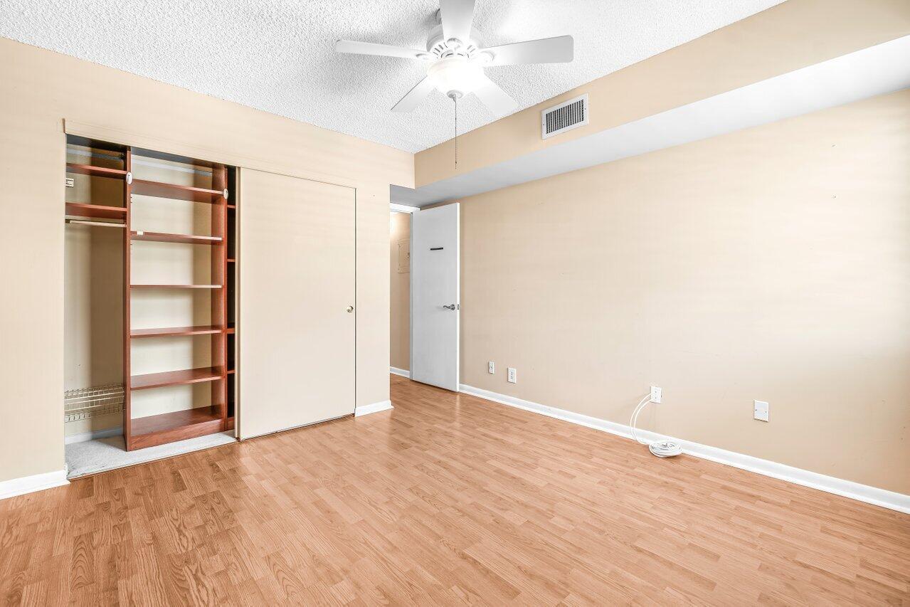 KINGS POINT CAPRI CONDOS - Residential