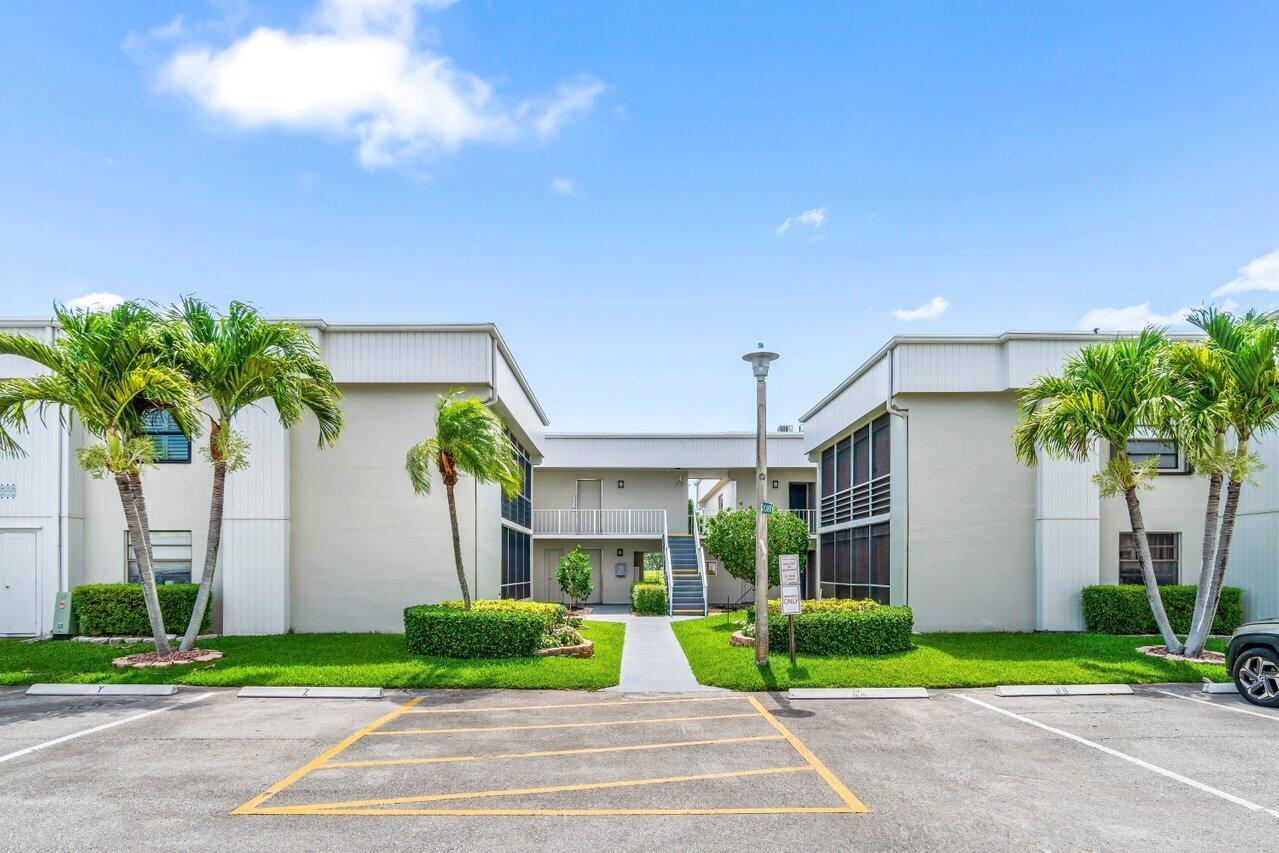 KINGS POINT CAPRI CONDOS - Residential