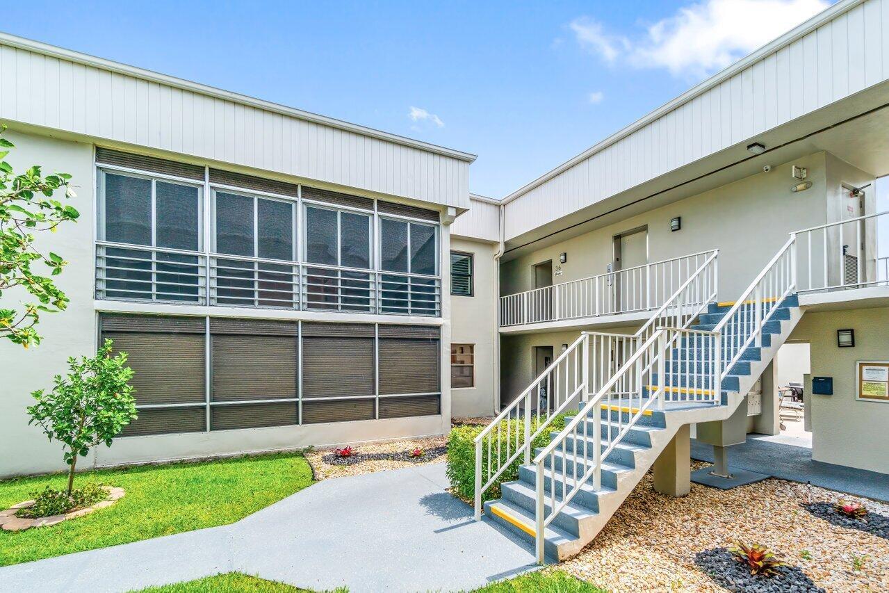 KINGS POINT CAPRI CONDOS - Residential