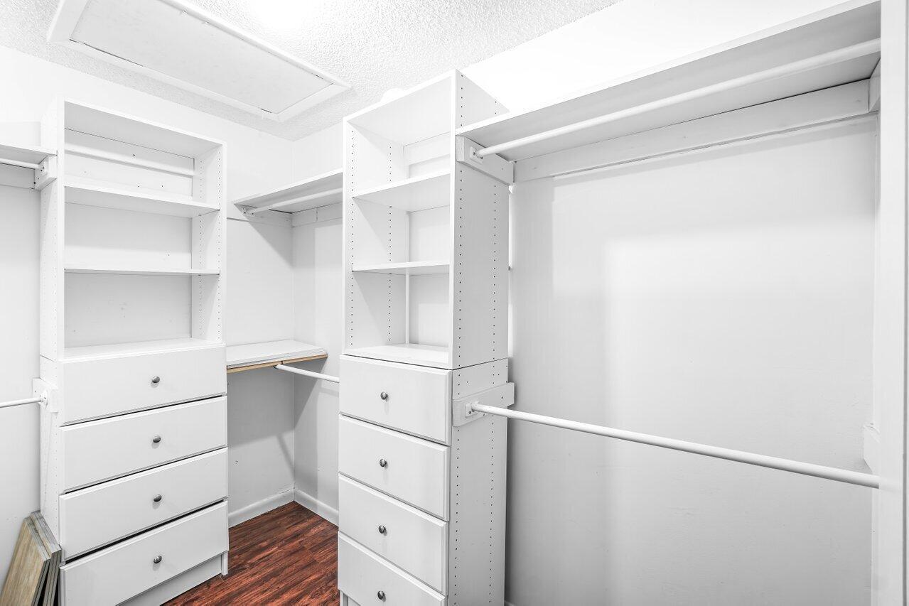 KINGS POINT CAPRI CONDOS - Residential