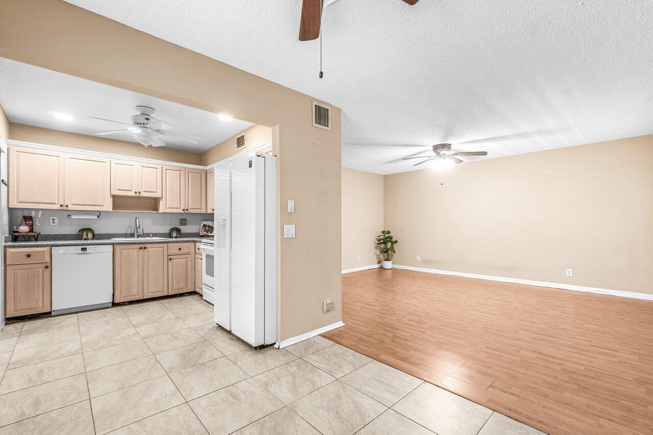 KINGS POINT CAPRI CONDOS - Residential