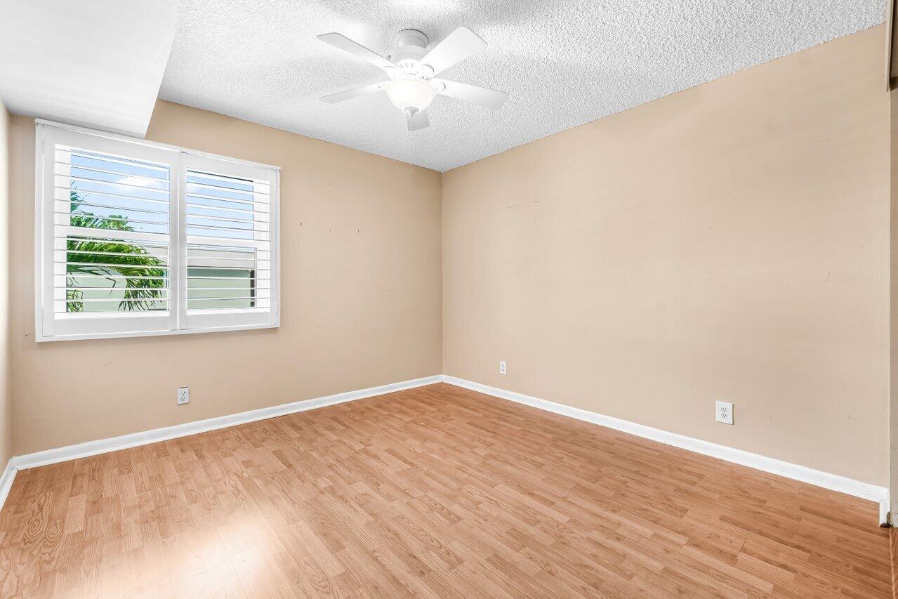 KINGS POINT CAPRI CONDOS - Residential