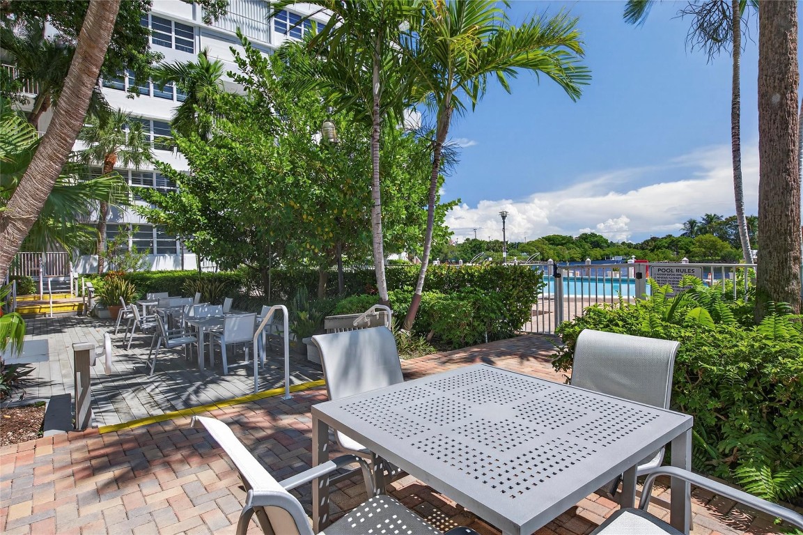 EAST POINT TOWERS - Residential