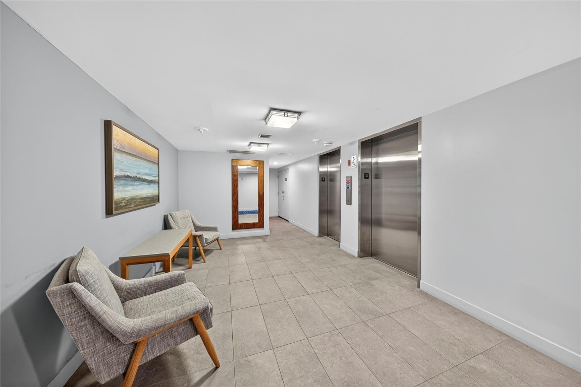 EAST POINT TOWERS - Residential