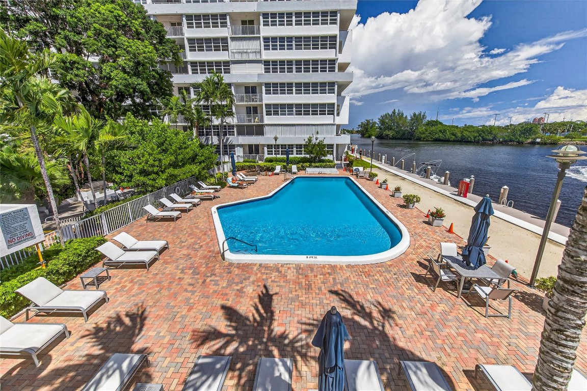 EAST POINT TOWERS - Residential