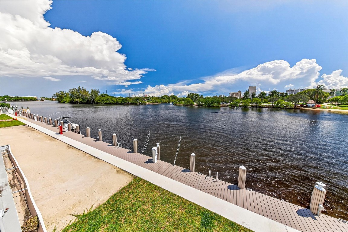 EAST POINT TOWERS - Residential