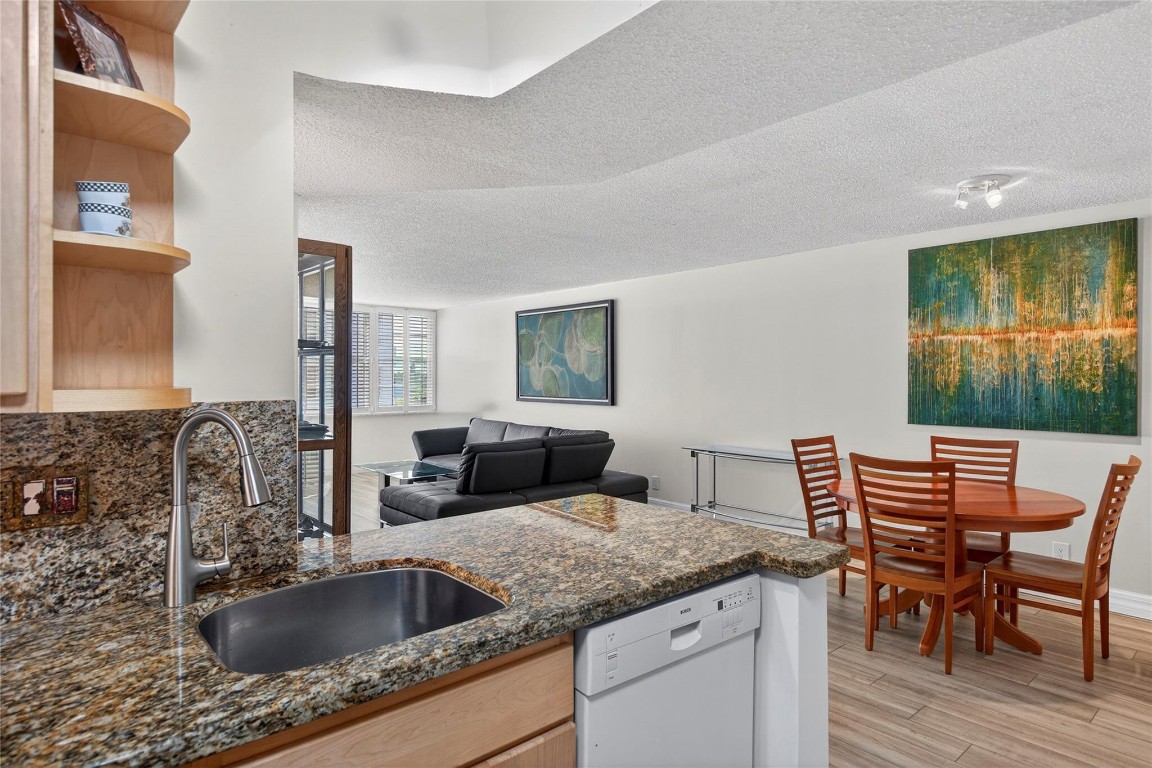 EAST POINT TOWERS - Residential