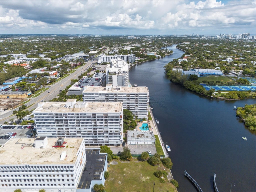 EAST POINT TOWERS - Residential
